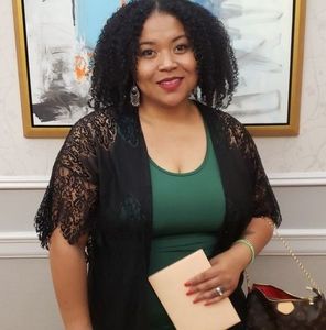 Meet your Posher, Angelica